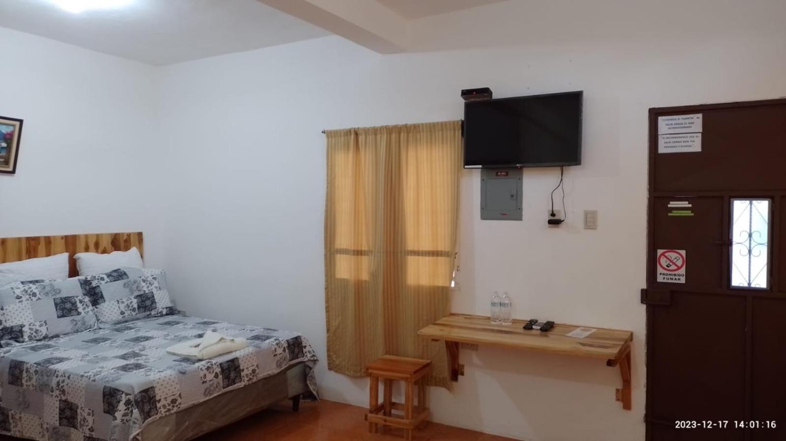 Apartamentos Mundo Maya Habitaciones Flores Bagian luar foto